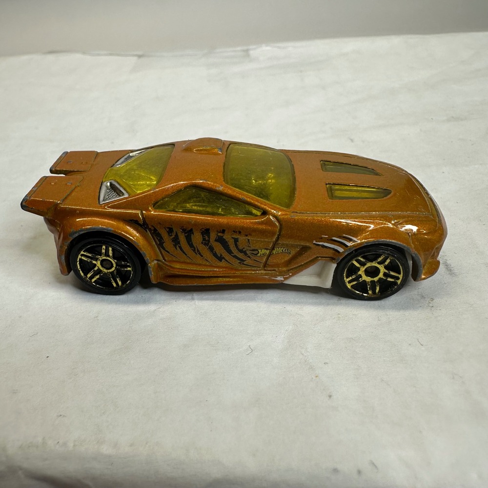 Hot Wheels Scorcher 2009‎ Metallic Copper Orange Diecast Car R0920 White Base